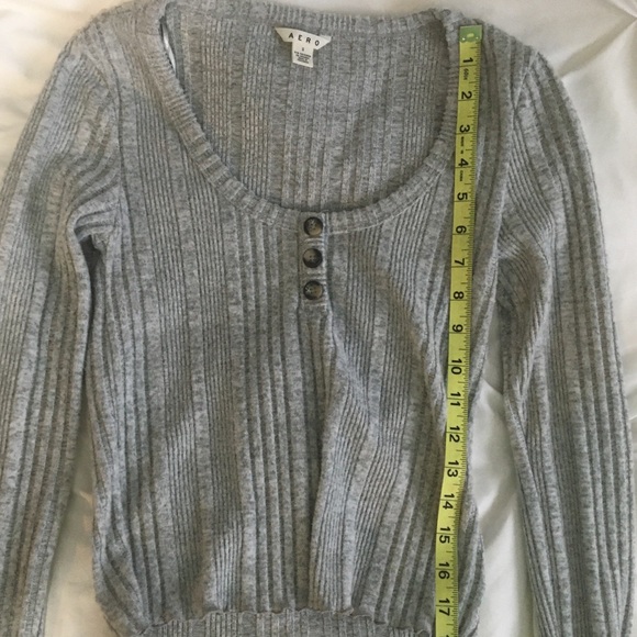 Lettuce-hem long sleeve! - Picture 3 of 4